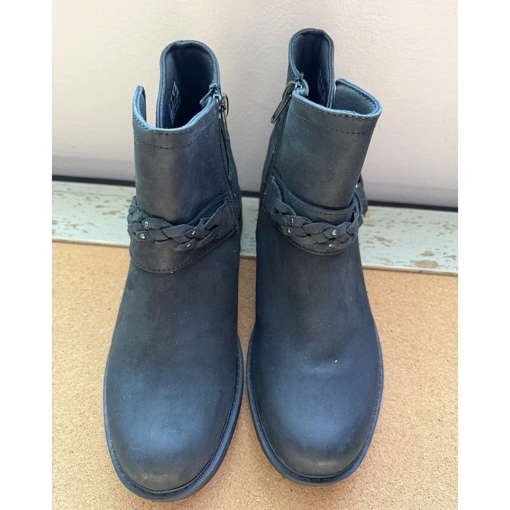 Clarks Hearth Kaylie Black‎ Leather Ankle Boots Women's Size 8 Never Worn